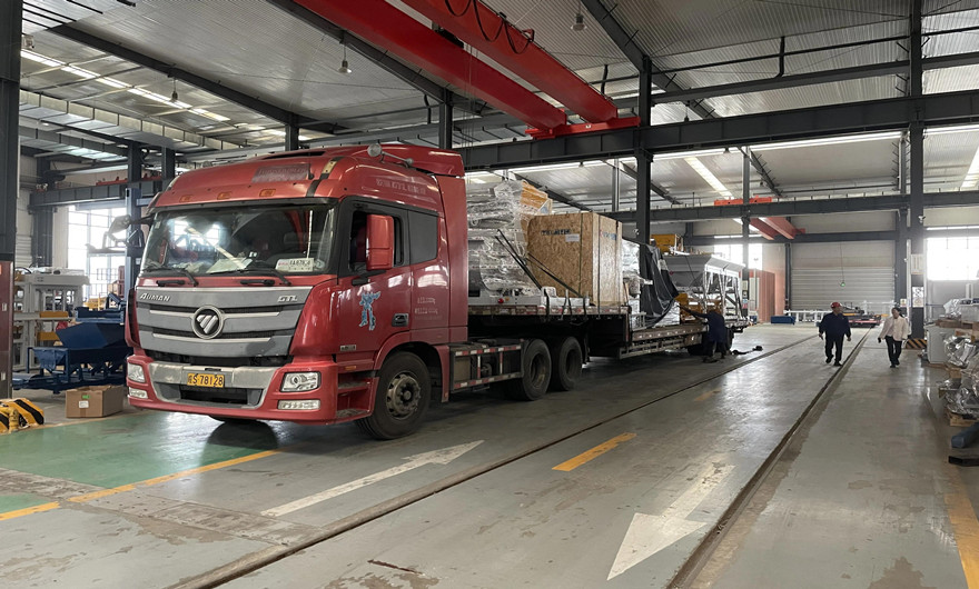 項(xiàng)目發(fā)貨|泉工股份全自動(dòng)砌塊成型機(jī)生產(chǎn)線發(fā)貨華東，助力市政建設(shè)