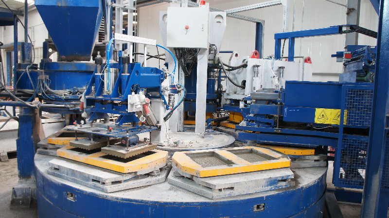 轉(zhuǎn)盤式靜壓機(jī)HP-1200T生產(chǎn)線于江蘇正式投產(chǎn)運(yùn)營，聚力高品質(zhì)建材生產(chǎn)、銷售