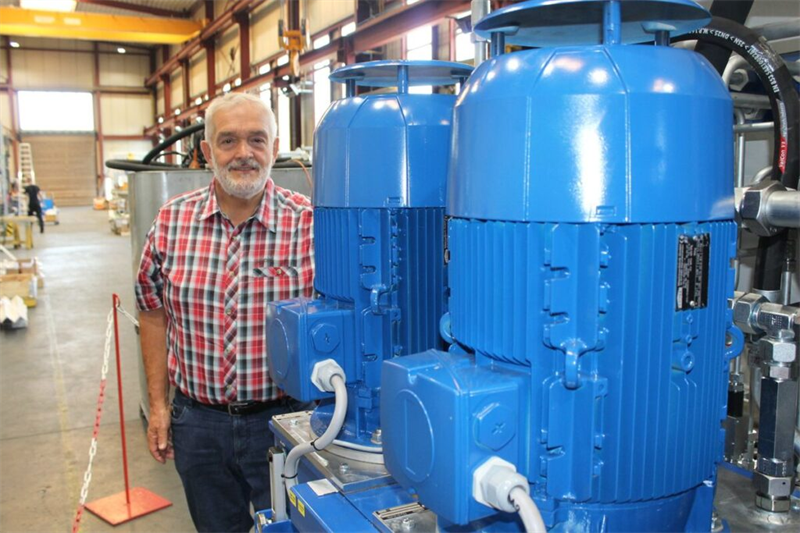 在同一家公司堅(jiān)守半世紀(jì) —— 哈特維?！ど釥柕碌穆殘鰝髌? title=