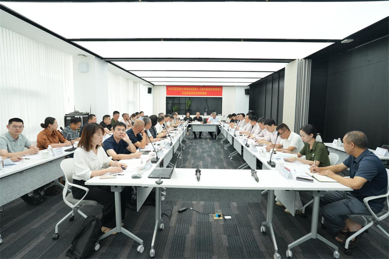從制造到“智”造：泉工股份舉辦《仿石型混凝土磚（板）成型機》《砌塊成型機用模具》行業(yè)標(biāo)準(zhǔn)項目專家審查會